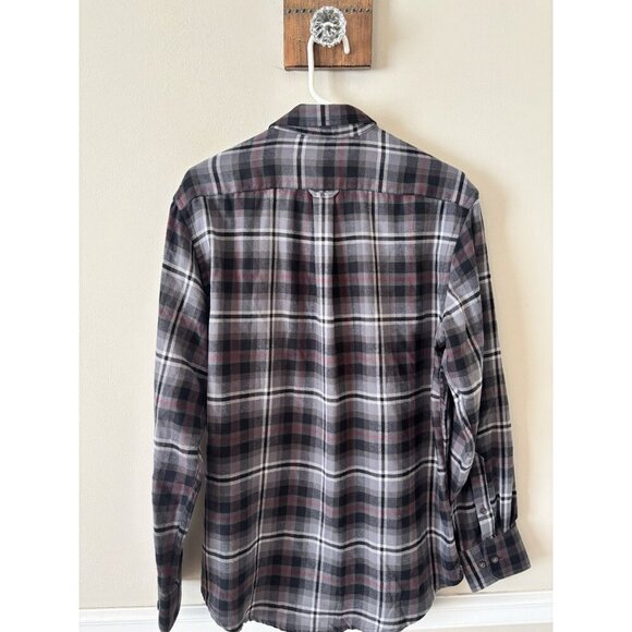 NWT Izod Mens Size Medium Gray Plaid Flannel Shirt Temp Regulating - Picture 3 of 5